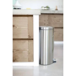 Brabantia FlatBack+ Pedaalemmer 40 Liter Met Kunststof Binnenemmer - Matt Steel Fingerprint Proof -Brabantia 1186777 1b68b0f2