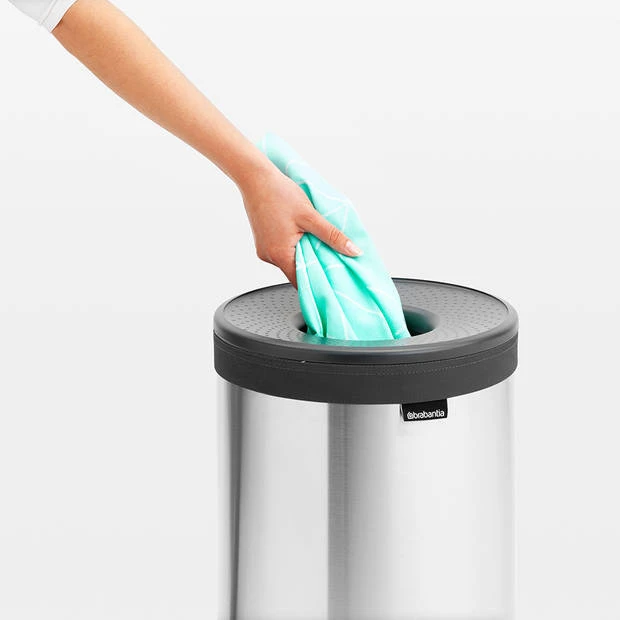 Brabantia Wasbox 35 Liter - Matt Steel / Dark Grey Kunststof Deksel 5 Brabantia Wasbox 35 Liter - Matt Steel / Dark Grey Kunststof Deksel - Afbeelding 3