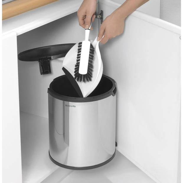 Brabantia Built-in Bin Inbouwemmer 15 Liter Met Kunststof Binnenemmer - Brilliant Steel / Black 4 Brabantia Built-in Bin Inbouwemmer 15 Liter Met Kunststof Binnenemmer - Brilliant Steel / Black - Afbeelding 2
