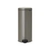 Brabantia NewIcon Pedaalemmer 30 Liter Met Kunststof Binnenemmer - Platinum 2 Brabantia NewIcon Pedaalemmer 30 Liter Met Kunststof Binnenemmer - Platinum -Brabantia 1415989