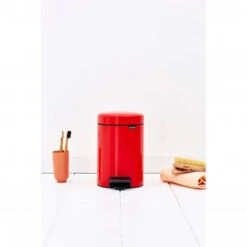 Brabantia NewIcon Pedaalemmer 3 Liter Met Kunststof Binnenemmer - Passion Red -Brabantia 1427209 00bd76be