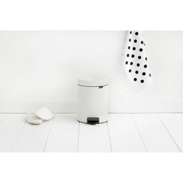 Brabantia NewIcon Pedaalemmer 5 L - White 7 Brabantia NewIcon Pedaalemmer 5 L - White - Afbeelding 5