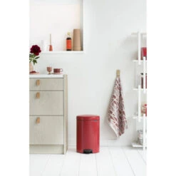 Brabantia NewIcon Pedaalemmer 20 Liter Met Kunststof Binnenemmer - Passion Red 12 Brabantia NewIcon Pedaalemmer 20 Liter Met Kunststof Binnenemmer - Passion Red -Brabantia 1429330 9ccbab33