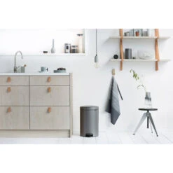 Brabantia NewIcon Pedaalemmer 20 Liter Met Kunststof Binnenemmer - Platinum 12 Brabantia NewIcon Pedaalemmer 20 Liter Met Kunststof Binnenemmer - Platinum -Brabantia 1429336 c7ce6c56