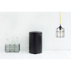 Brabantia NewIcon Pedaalemmer 20 Liter Met Kunststof Binnenemmer - Matt Black 11 Brabantia NewIcon Pedaalemmer 20 Liter Met Kunststof Binnenemmer - Matt Black -Brabantia 1429338 8f3d0b70