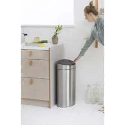 Brabantia Touch Bin Afvalemmer 40 Liter Met Kunststof Binnenemmer - Matt Steel -Brabantia 1431395 288480c9