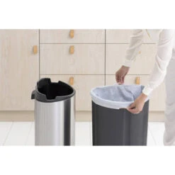 Brabantia Touch Bin Afvalemmer 40 Liter Met Kunststof Binnenemmer - Matt Steel Fingerprint Proof 18 Brabantia Touch Bin Afvalemmer 40 Liter Met Kunststof Binnenemmer - Matt Steel Fingerprint Proof -Brabantia 1433424 04c4fd52