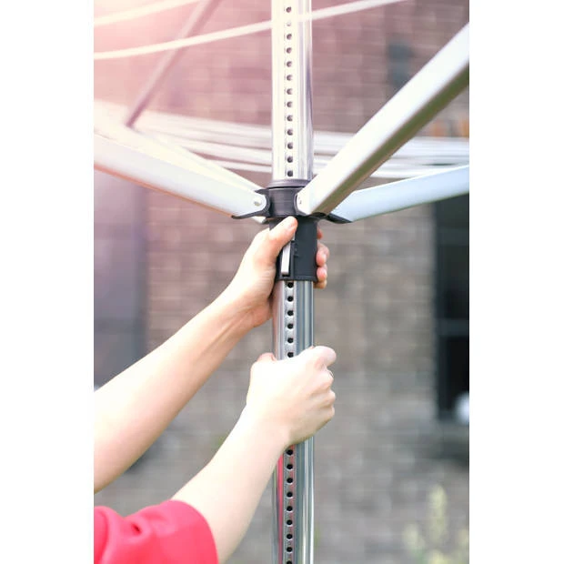 Brabantia Lift-o-Matic Droogmolen - 40 M - Met Metalen Grondanker 6 Brabantia Lift-o-Matic Droogmolen - 40 M - Met Metalen Grondanker - Afbeelding 4