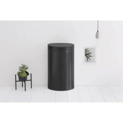 Brabantia Touch Bin Afvalemmer 40 Liter Met Kunststof Binnenemmer - Matt Black -Brabantia 1466109 bf1cd6d3