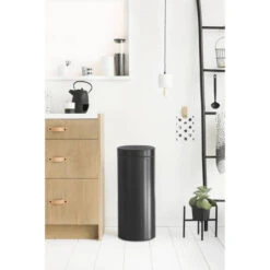 Brabantia Touch Bin Afvalemmer 30 Liter Met Kunststof Binnenemmer - Matt Black -Brabantia 1475897 b982e289