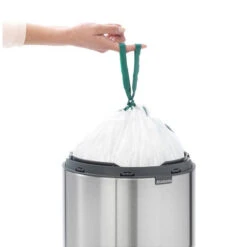 Brabantia Touch Bin Afvalemmer 30 Liter Met Kunststof Binnenemmer - Matt Steel -Brabantia 1475899 e12f2ad9
