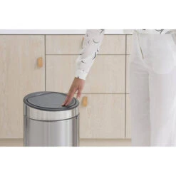 Brabantia Touch Bin Afvalemmer 30 Liter Met Kunststof Binnenemmer - Matt Steel Fingerprint Proof -Brabantia 1475901 cf6db781