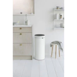 Brabantia Touch Bin Afvalemmer 30 Liter Met Kunststof Binnenemmer - White -Brabantia 1475909 86b85621