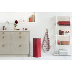 Brabantia Touch Bin Afvalemmer 30 Liter Met Kunststof Binnenemmer - Passion Red -Brabantia 1475911 5fffaab9
