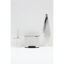 Brabantia Bo Pedaalemmer 11 + 23 Liter Met 2 Kunststof Binnenemmers - White 20 Brabantia Bo Pedaalemmer 11 + 23 Liter Met 2 Kunststof Binnenemmers - White -Brabantia 1773235 6548d855