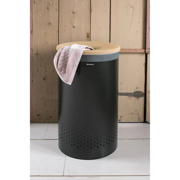 Brabantia Wasbox - Met Kurken Deksel - 60 Liter - Matt Black 8 Brabantia Wasbox - Met Kurken Deksel - 60 Liter - Matt Black - Afbeelding 6