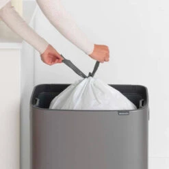 Brabantia Bo Touch Bin Afvalemmer 60 Liter Met Kunststof Binnenemmer - Platinum -Brabantia 2119672 d02c742b