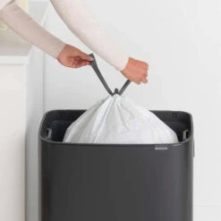 Brabantia Bo Touch Bin Afvalemmer 60 Liter Met Kunststof Binnenemmer - Matt Black -Brabantia 2119673 4ffe3767