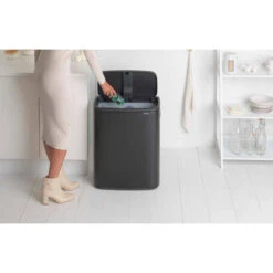 Brabantia Bo Touch Bin Afvalemmer 60 Liter Met Kunststof Binnenemmer - Matt Black -Brabantia 2119673 ea726f91