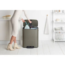 Brabantia Bo Pedaalemmer 2 X 30 Liter Met 2 Kunststof Binnenemmer - Platinum 21 Brabantia Bo Pedaalemmer 2 X 30 Liter Met 2 Kunststof Binnenemmer - Platinum -Brabantia 2390582 6183688c