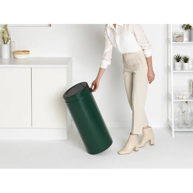 Brabantia Touch Bin Afvalemmer 30 Liter Met Kunststof Binnenemmer - Pine Green 8 Brabantia Touch Bin Afvalemmer 30 Liter Met Kunststof Binnenemmer - Pine Green - Afbeelding 6