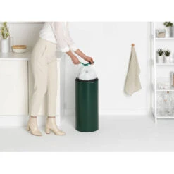 Brabantia Touch Bin Afvalemmer 30 Liter Met Kunststof Binnenemmer - Pine Green 16 Brabantia Touch Bin Afvalemmer 30 Liter Met Kunststof Binnenemmer - Pine Green -Brabantia 2390595 f046d013