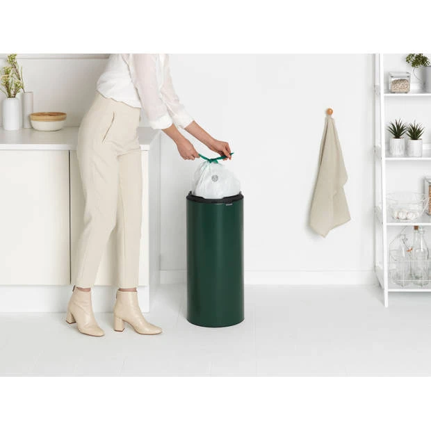 Brabantia Touch Bin Afvalemmer 30 Liter Met Kunststof Binnenemmer - Pine Green 9 Brabantia Touch Bin Afvalemmer 30 Liter Met Kunststof Binnenemmer - Pine Green - Afbeelding 7