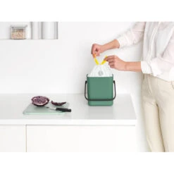 Brabantia Sort & Go Afvalbakje 3 Liter - Fir Green 7 Brabantia Sort & Go Afvalbakje 3 Liter - Fir Green -Brabantia 2390600 526fe063