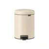 Brabantia NewIcon Pedaalemmer 5 Liter Met Kunststof Binnenemmer - Soft Beige