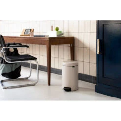 Brabantia NewIcon Pedaalemmer 12 Liter Met Kunststof Binnenemmer - Soft Beige -Brabantia 3729880 d16b7f33