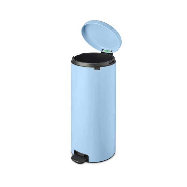 Brabantia NewIcon Pedaalemmer 30 Liter Met Kunststof Binnenemmer - Dreamy Blue 6 Brabantia NewIcon Pedaalemmer 30 Liter Met Kunststof Binnenemmer - Dreamy Blue - Afbeelding 4