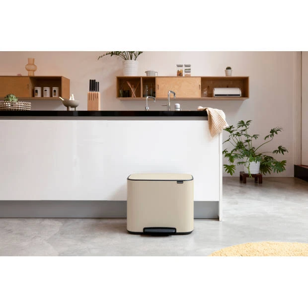 Brabantia Bo Pedaalemmer 3 X 11 Liter Met 3 Kunststof Binnenemmers - Soft Beige 9 Brabantia Bo Pedaalemmer 3 X 11 Liter Met 3 Kunststof Binnenemmers - Soft Beige - Afbeelding 7