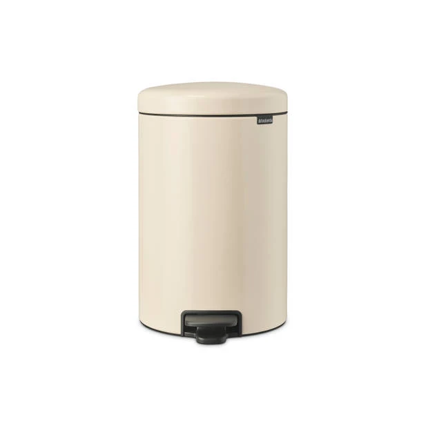 Brabantia NewIcon Pedaalemmer 20 Liter Met Kunststof Binnenemmer - Soft Beige 3 Brabantia NewIcon Pedaalemmer 20 Liter Met Kunststof Binnenemmer - Soft Beige