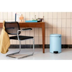 Brabantia NewIcon Pedaalemmer 20 Liter Met Kunststof Binnenemmer - Dreamy Blue -Brabantia 3808024 6fdb2fff